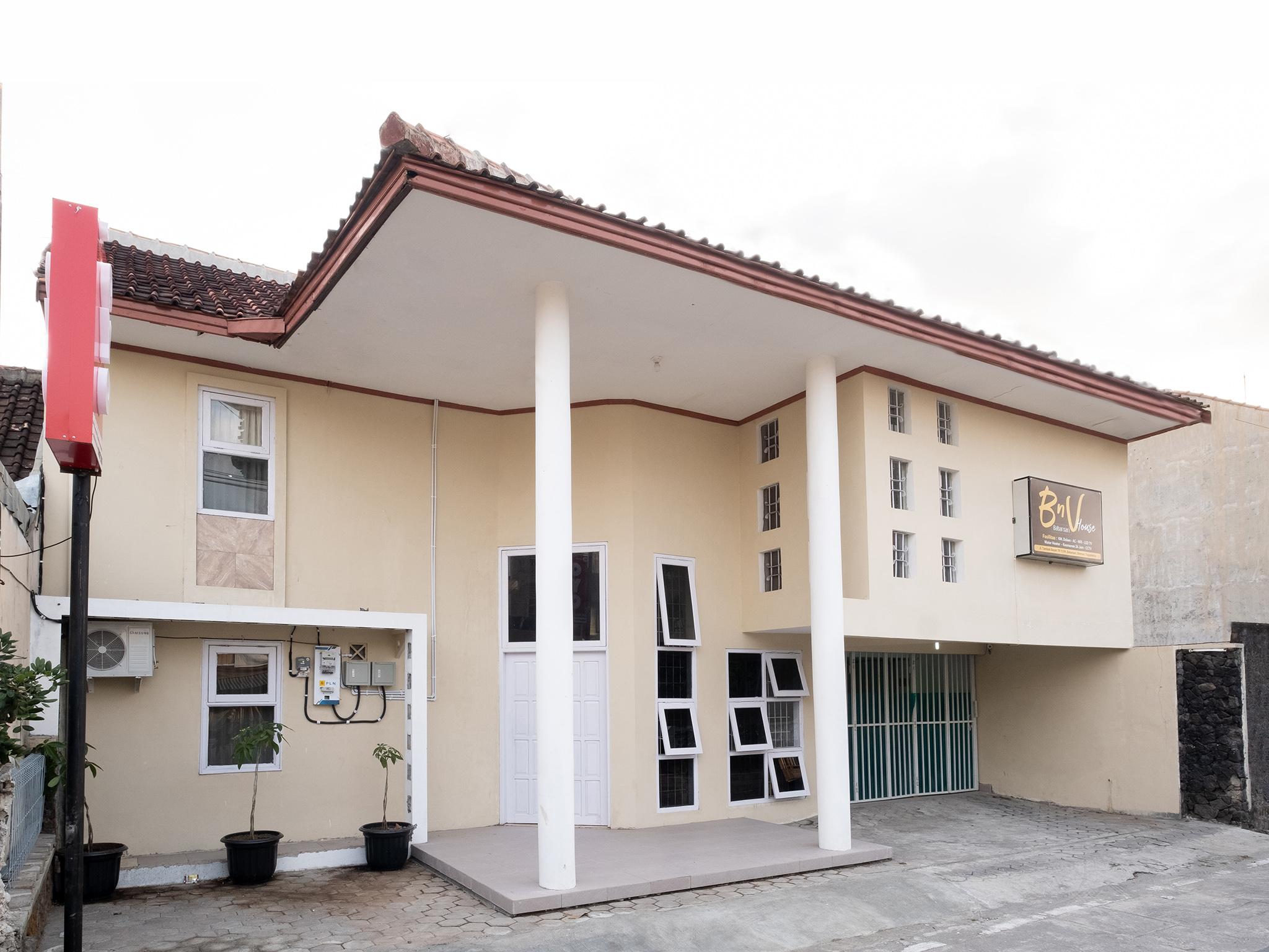 Oyo 2173 Bnv House Babarsari Hotell Maguwo Eksteriør bilde